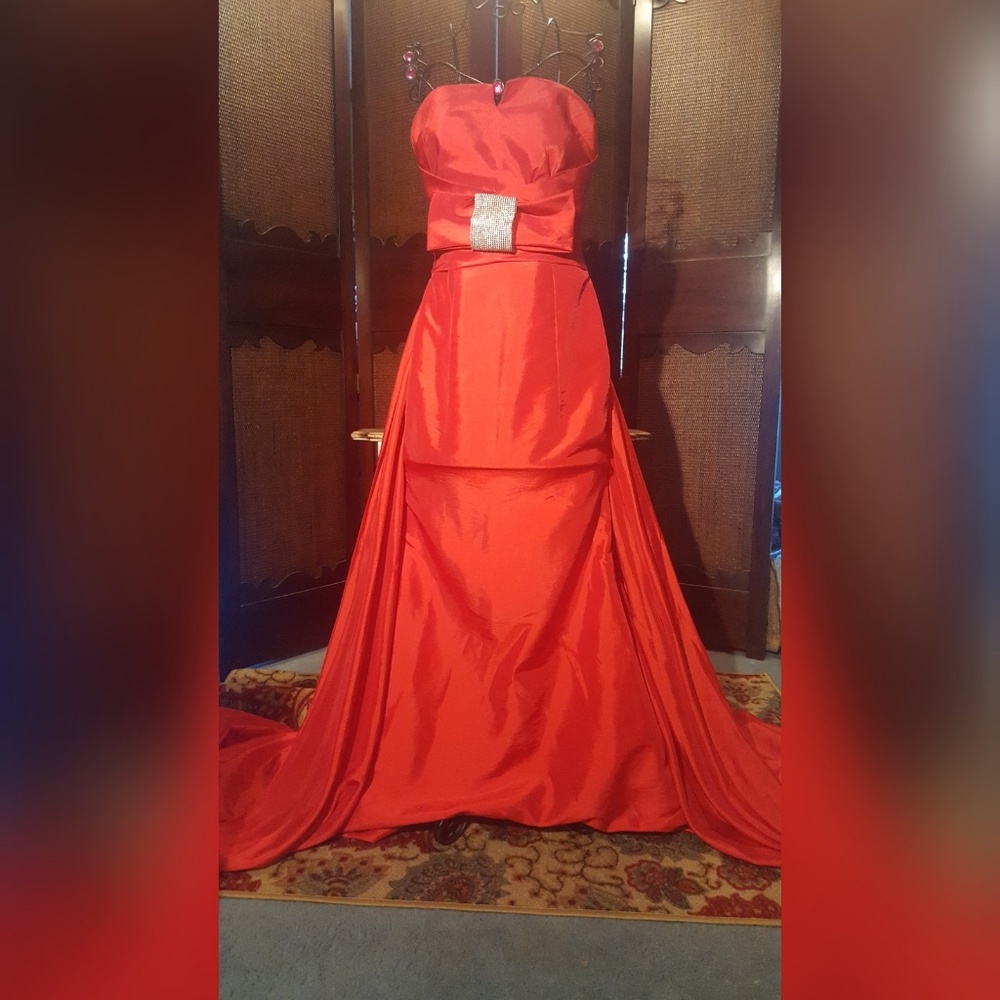 Stunning Scarlet Strapless Prom Gown